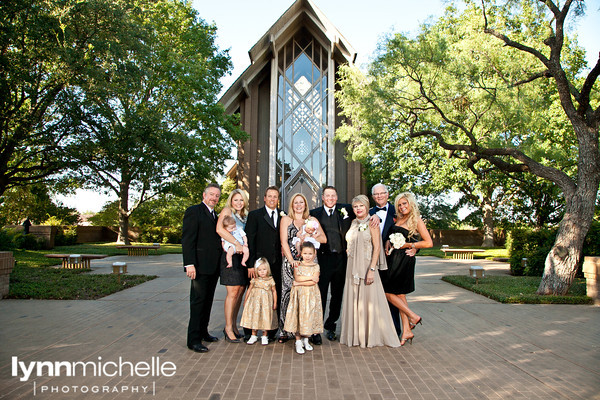 family pictures at fort worth chapel