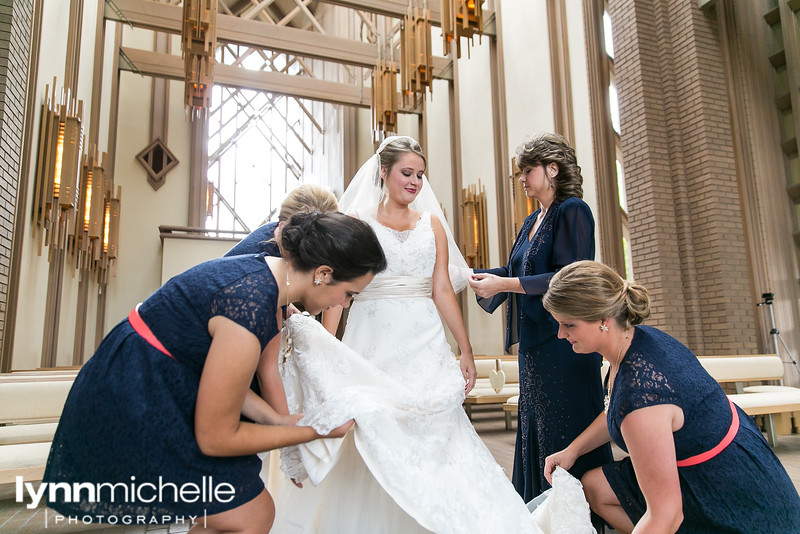 bride getting ready at fort worth wedding chapel