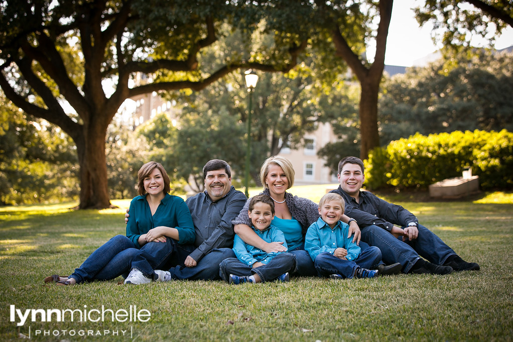 turquoise and blue modern family outfits