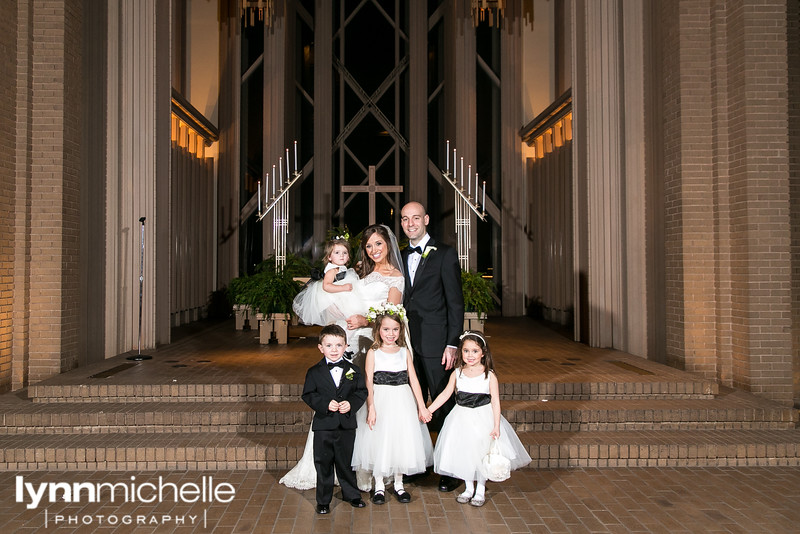 Ring bearers and flowers girls at Marty Leonard Chapel, Ft Worth