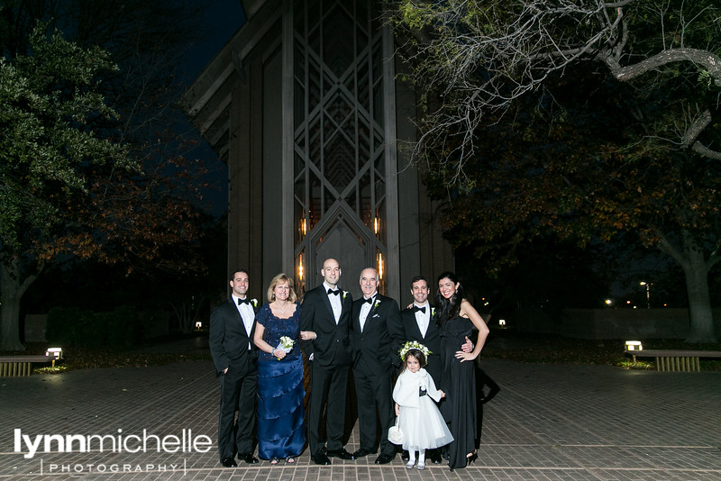 evening family picture at marty leonard wedding chapel