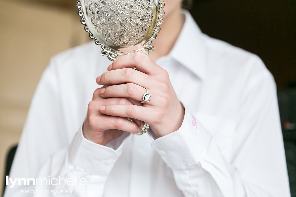 bride getting ready at omni hotel, fort worth