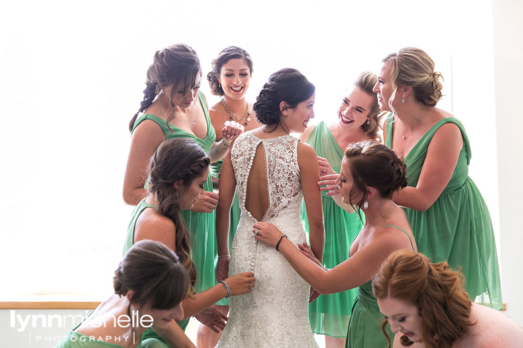 bride and bridesmaids lionscrest manor